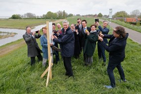 15 PB Dijkgraaf en burgemeesters lanceren fotokunstproject Westfriese Omringdijk