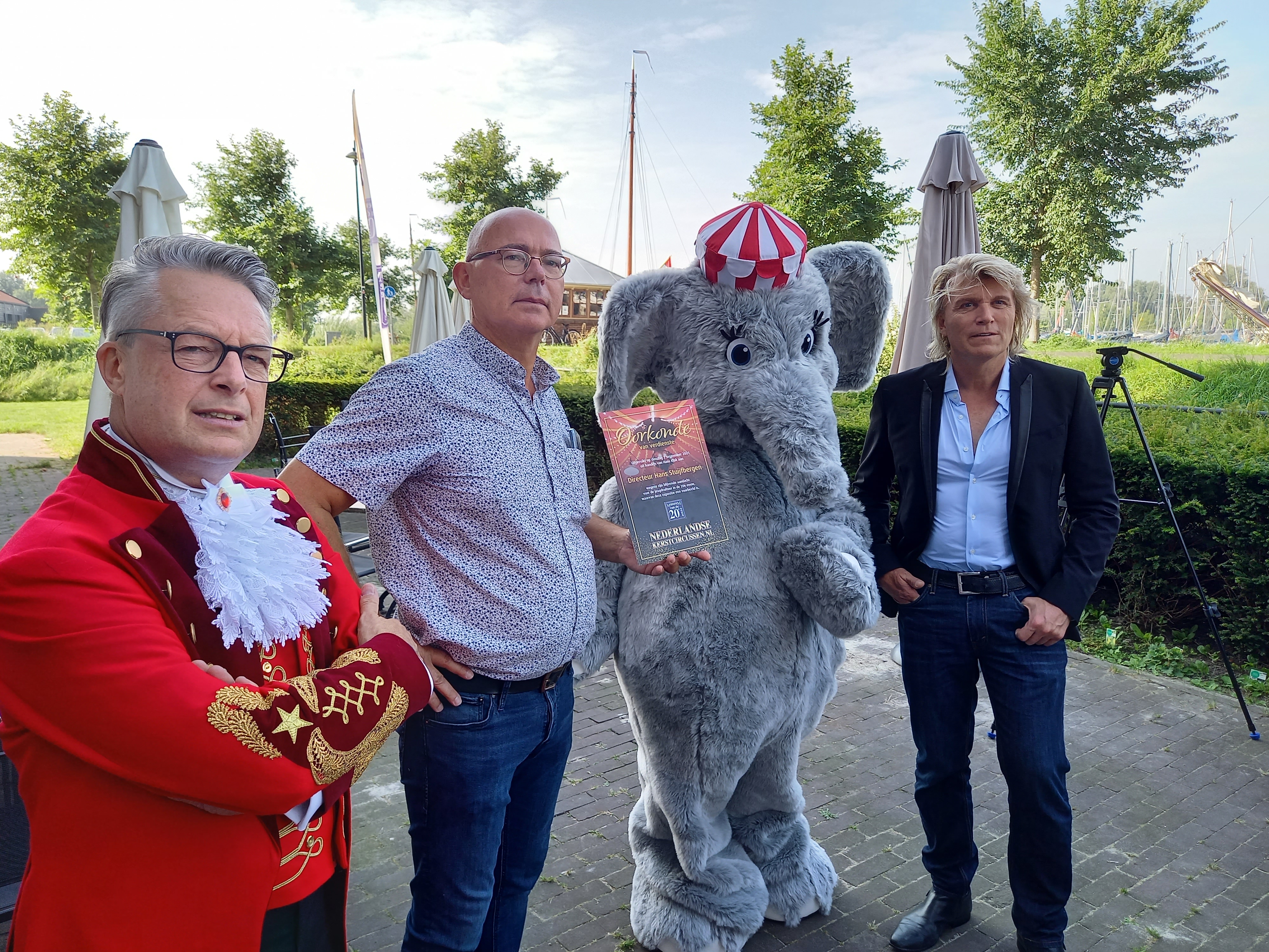 Hans Klok op bezoek bij expo KinderTV