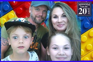 54716143738_9810676999_b